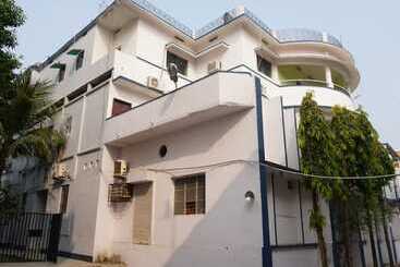 Hotel Goroomgo Diamond Plaza Rajgir