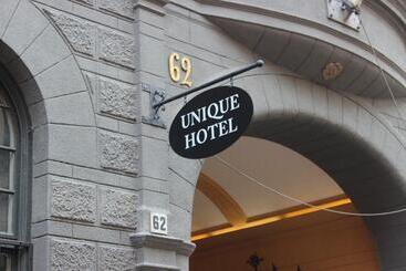 هتل Unique