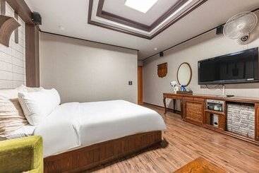 Daejeon Yuseong Motel Nine