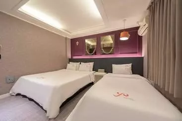 Hotel Changwon Myeongseodong Yo