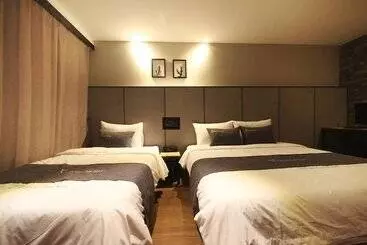 Motelli Gimhae Eobangdong Hotel The May