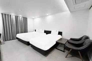 Motelli Jinju Hotel The V