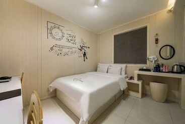 汽车旅馆  Konkun University Theme