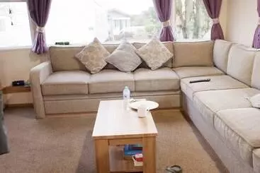 Mökkimajoitus Luxury 2 Bedroom Caravan At Mersea Island Holiday