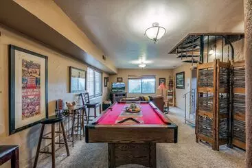 Mökkimajoitus Neeley Mountain House