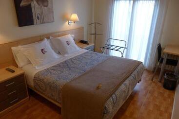 هتل Les Truites Adults Only