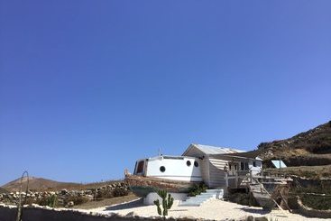 Casa Rural Paros ,unique Boatshack For 2s Near Aliki