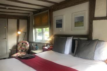 בית מלון כפרי The George