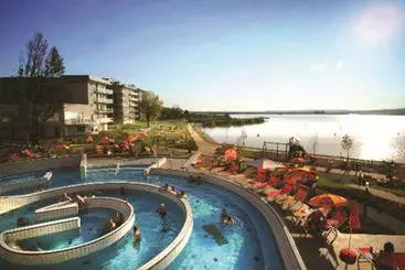 Hotel Velence Resort & Spa