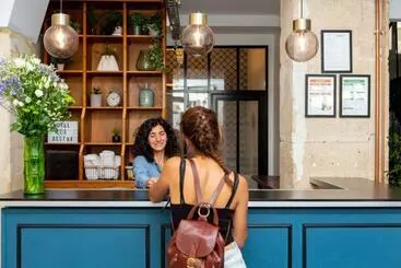 Le Regent Montmartre By Hiphophostels