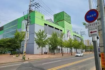 پانسیون Chenal Motel