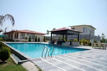 Hotelli Shivjot Farm & Resort Panchkula