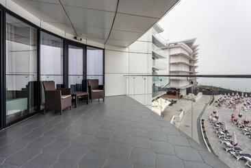 ホテル Optima Collection Miramar Chornomorsk