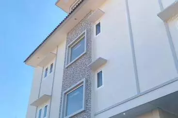 Hotel Oyo 90439 Dkp 32