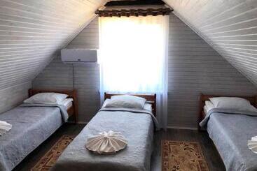 ユースホステル боброва хата