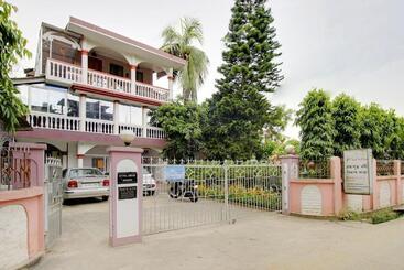 Hotel Oyo 45323 Pogl Brahmaputra Guest House
