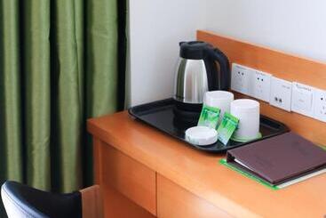 Hotel Vatica Hefei Feixi County Southwest Bus Station