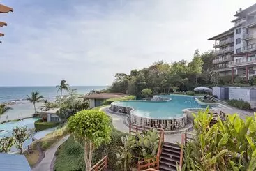 Hotel Shasa Resort   Luxury Beachfront Suites