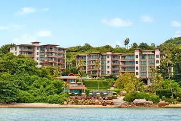 Hotelli Shasa Resort   Luxury Beachfront Suites