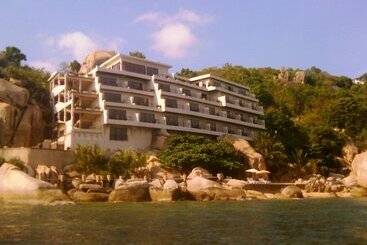 Jamahkiri Dive Resort & Spa