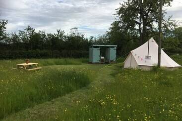茅舍 Glamping At The Homestead   Ensuite Bell Tent