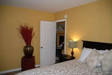 Отель Anton Inn