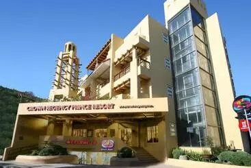 Hotel Crown Regency Prince Resort