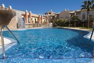 Zahara Sol Villas Y Apartamentos By Qhotels