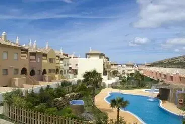 Zahara Sol Villas Y Apartamentos By Qhotels