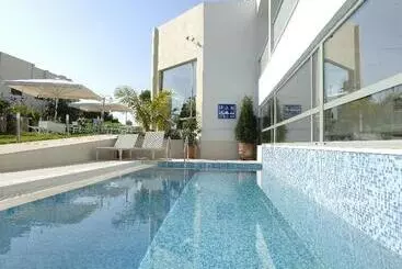 Angela Studios Apartments