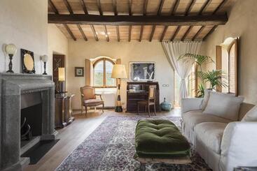 ホテル Castello Di Vicarello