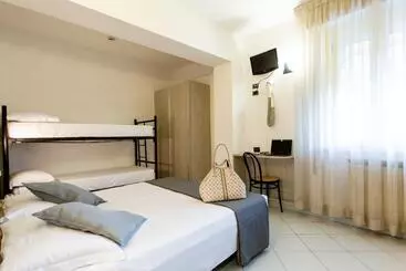 Hotel Marzia Con Piscina