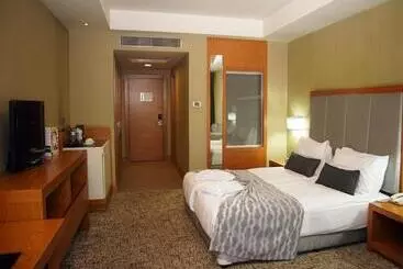 Hotelli The Green Park Pendik