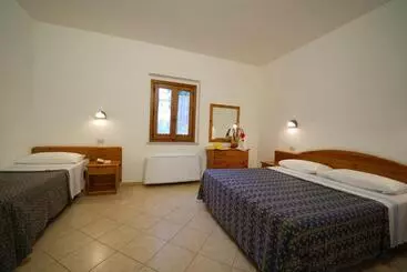 Hotelli Villaggio Torre Ruffa Robinson