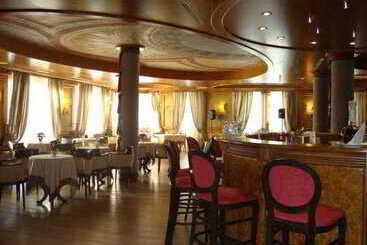 فندق Cristal Palace