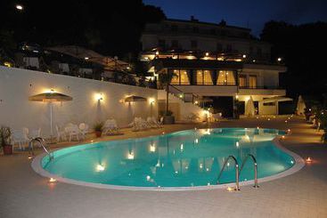 Hotel Pineta Castello