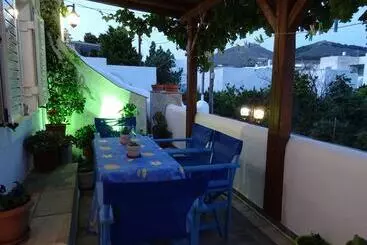 شقق خاصة سياحية Kontaratos Studios & Apartments