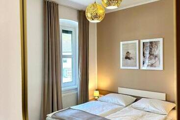 ベッドアンドブレックファースト Johnys Jungle