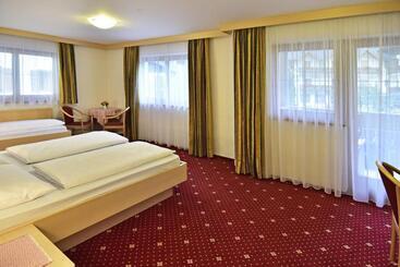 住宿加早餐  Zimmervermietung Zum Weissen Rössl