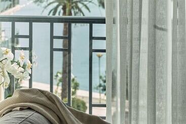 هتل La Fleur Boutique