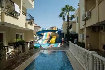 Sun City Apartments & Hotel