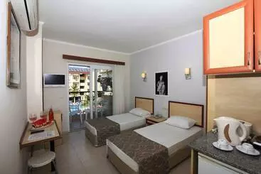 Sun City Apartments & Hotel