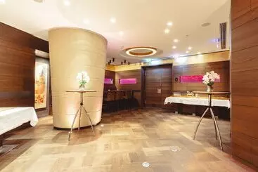 فندق Plaza Inn Koln Pulheim