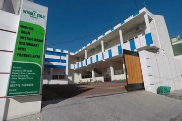 בית מלון כפרי The Wisma Solo Syariah