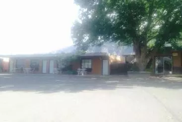 ユースホステル The Highland Inn