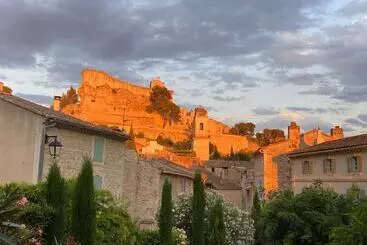 Aamiaismajoitus (B&B) La Maison Saint Jean