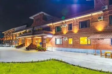 هتل Ananda Pashupati