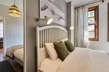 هتل آپارتمان Cicerone Apart