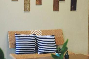 בית מלון כפרי Dugong Village Green