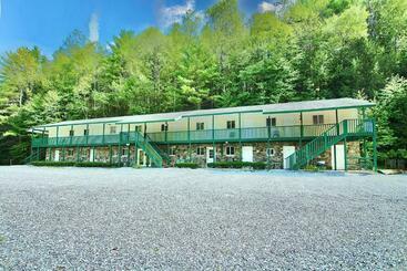 בית מלון כפרי Westbrook Inn Lake George